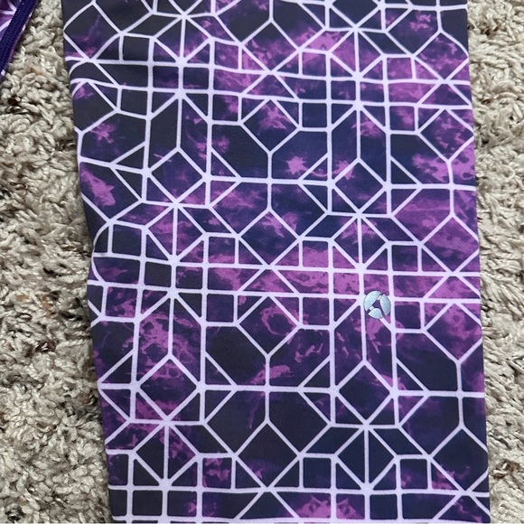 Avocado Purple Space Geometric‎ Capri Leggings Women’s Size Medium/Large Workout - Picture 11 of 16